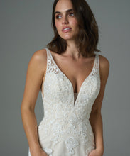 Load image into Gallery viewer, Ella Rosa Jennie