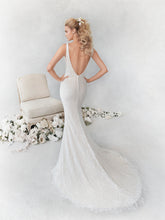 Load image into Gallery viewer, Ella Rosa Victoria