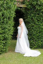 Load image into Gallery viewer, Bridal Apparel Crystal Scatter Veil || CGC185B