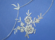 Load image into Gallery viewer, Bridal Apparel Simple Pearl and Diamante Veil || CGC294B