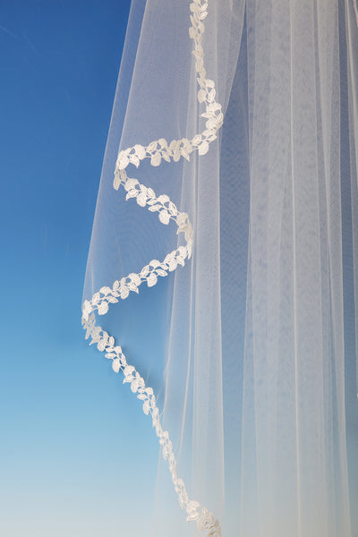 Bridal Apparel Narrow Lace Edge Single Tier || CGC489B