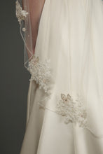 Load image into Gallery viewer, Bridal Apparel Floral Appliqué Veil || CGC521A