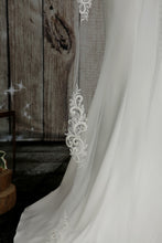 Load image into Gallery viewer, Bridal Apparel Swirl Lace Train Veil || CGC574B