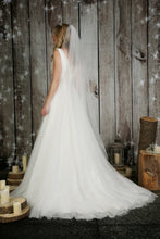Load image into Gallery viewer, Bridal Apparel Glitter Tulle Veil || CGC577A