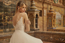 Load image into Gallery viewer, Melanie