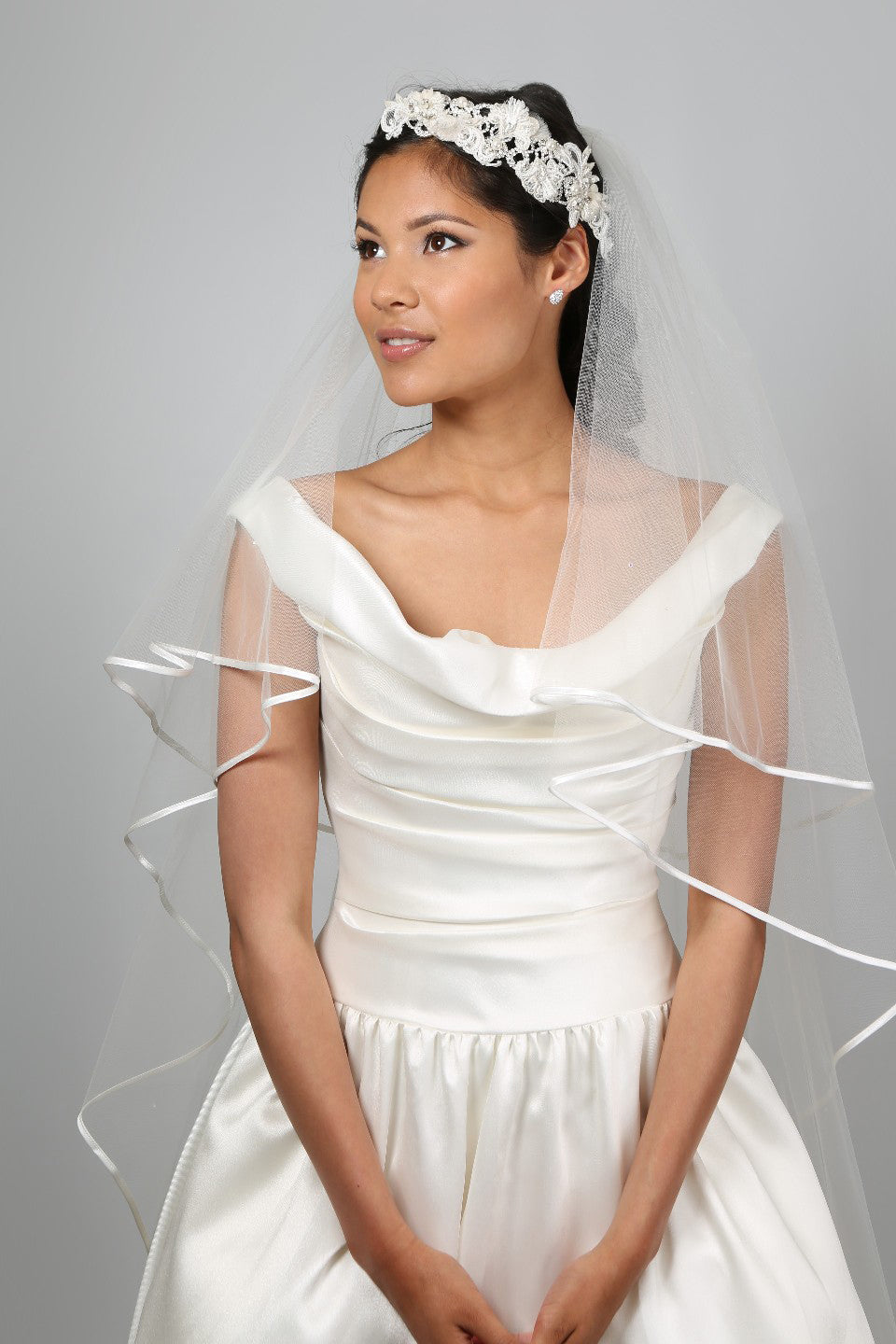 Bridal Apparel Ribbon Edge Veil || CGAR001