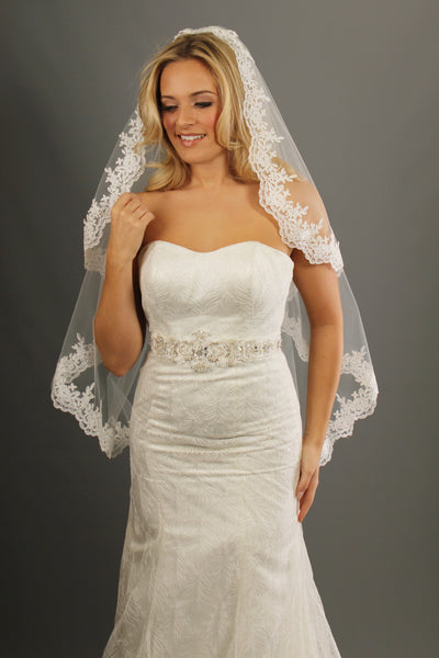 Bridal Apparel Corded Lace Edge Veil || CGC431C