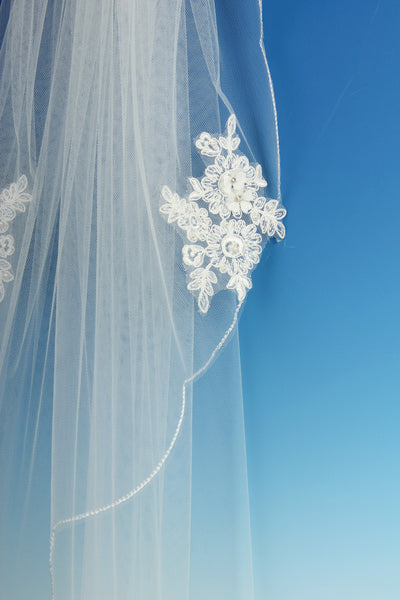 Bridal Apparel Lace Applique Single Tier Veil || CGC464A
