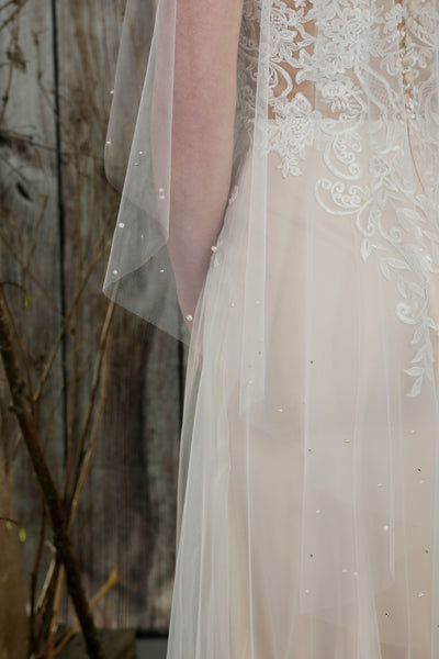 Bridal Apparel Genuine Pearl and Diamante Veil || CGC566A