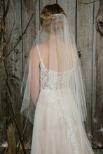 Load image into Gallery viewer, Bridal Apparel Genuine Pearl and Diamante Veil || CGC566A
