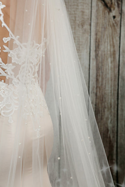 Bridal Apparel Pearl Scatter Veil || CGC566B